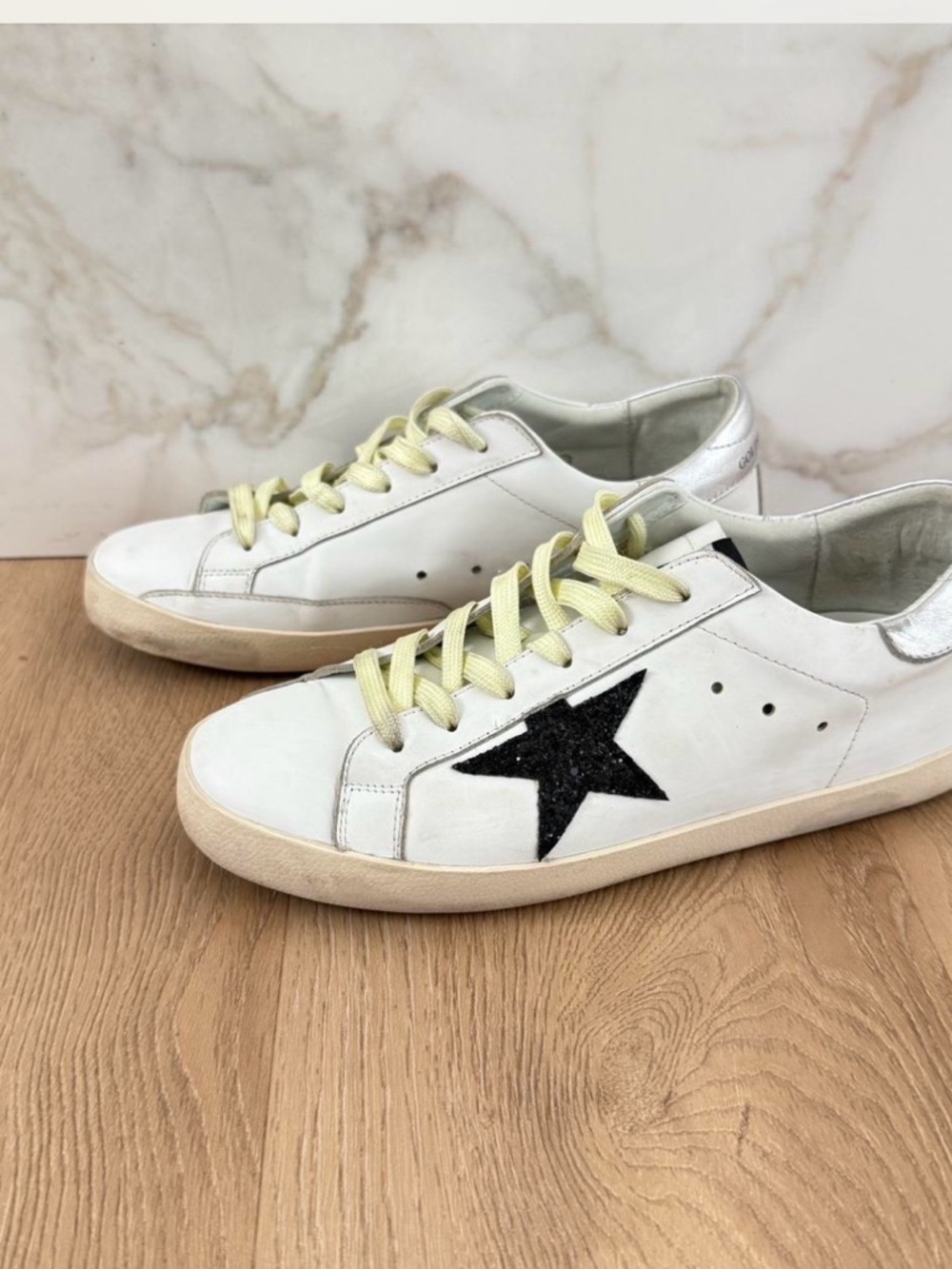Un branded brand white & black
trainers sneakers size 38 Leather Sneaker